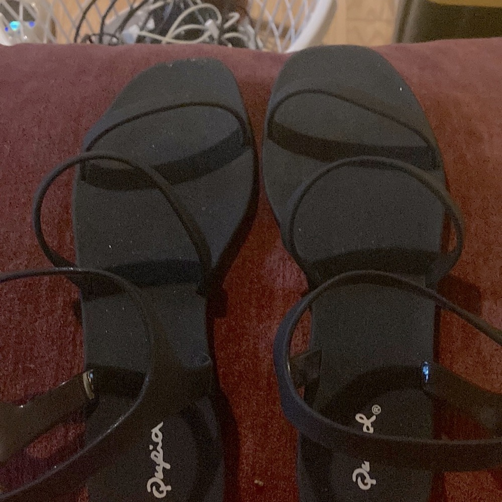 Cute black sandals.